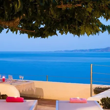 Waterfront With Breathtaking Views And Pool Colera