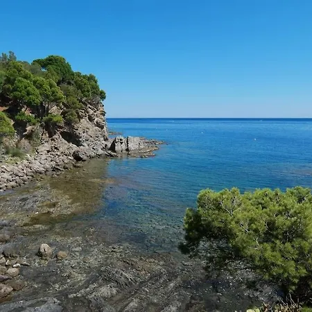 Waterfront With Breathtaking Views And Pool *