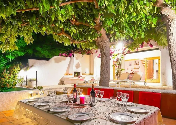 Waterfront With Breathtaking Views And Pool וילה *